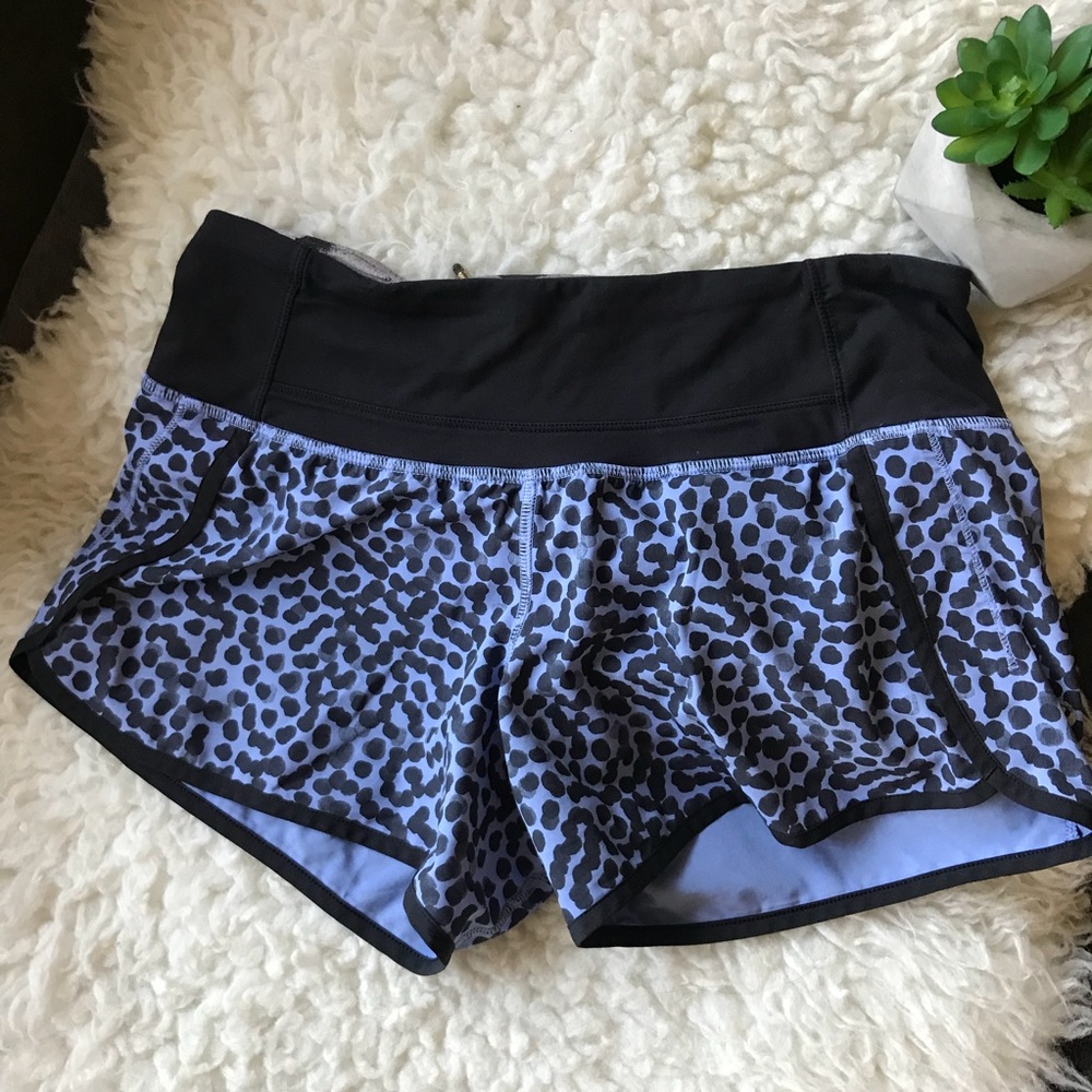 LULULEMON rare ace spot lullaby/black shorts - Picture 2 of 7